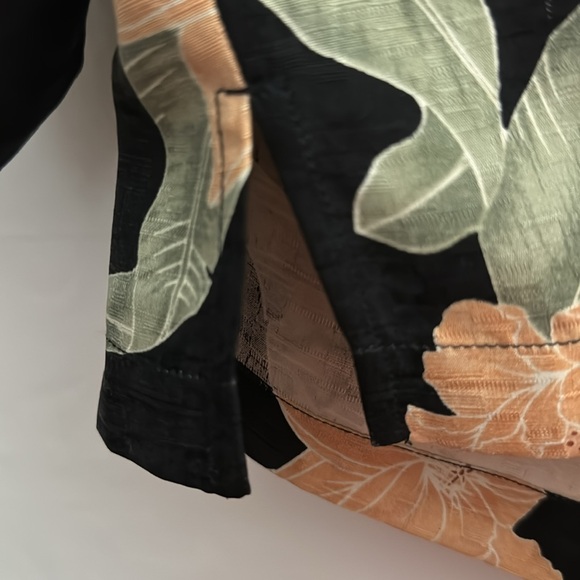 Tommy Bahama - Picture 8 of 9